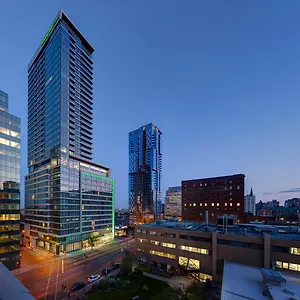 & - Centre-ville Ouest By Ihg Canada